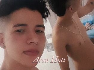Aron_Hott