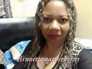 Brunettematurehorny