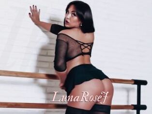 LunaRoseJ