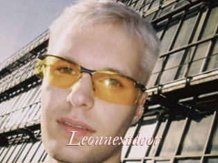 Leonnextdoor
