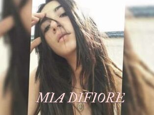 MIA_DIFIORE Leukelol