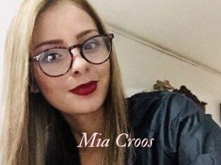 Mia_Croos