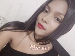 Mia_scot Leukelol