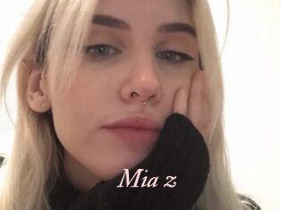 Mia_z