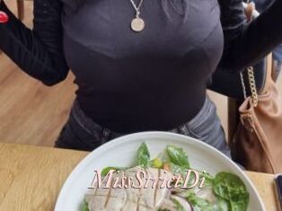MissStrictDi