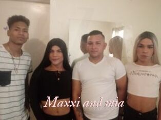 Maxxi_and_mia