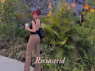 ririastrid Leukelol