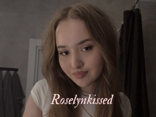 Roselynkissed