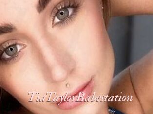 TiaTaylorBabestation